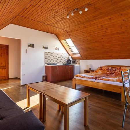 Szabolcs Apartments Дем'єн Екстер'єр фото