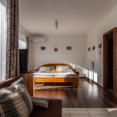 Szabolcs Apartments Дем'єн Екстер'єр фото