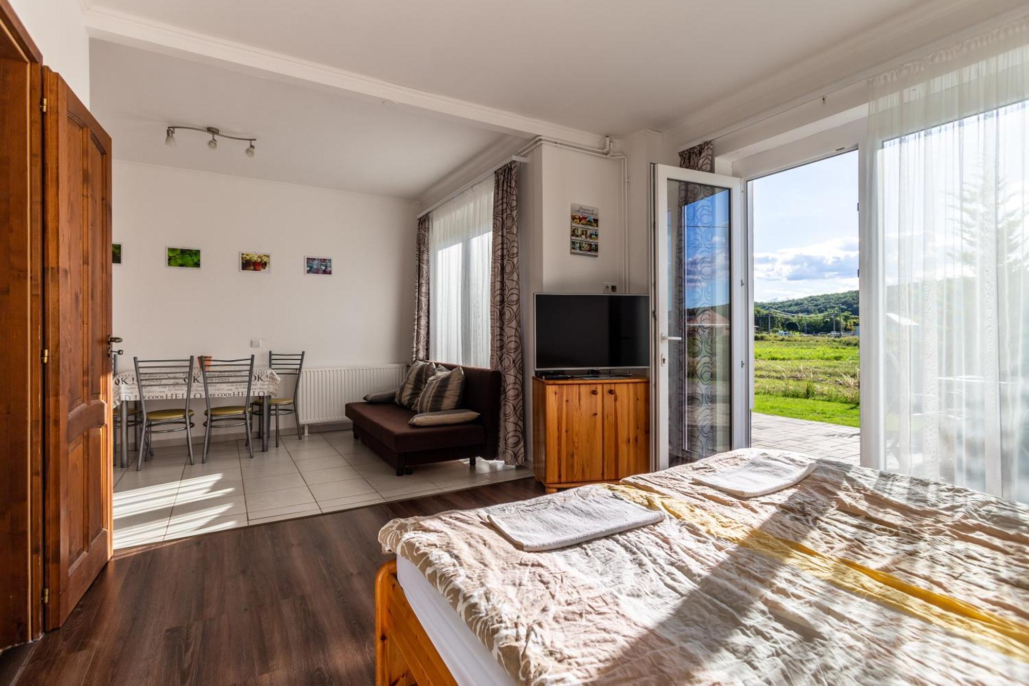 Szabolcs Apartments Дем'єн Екстер'єр фото