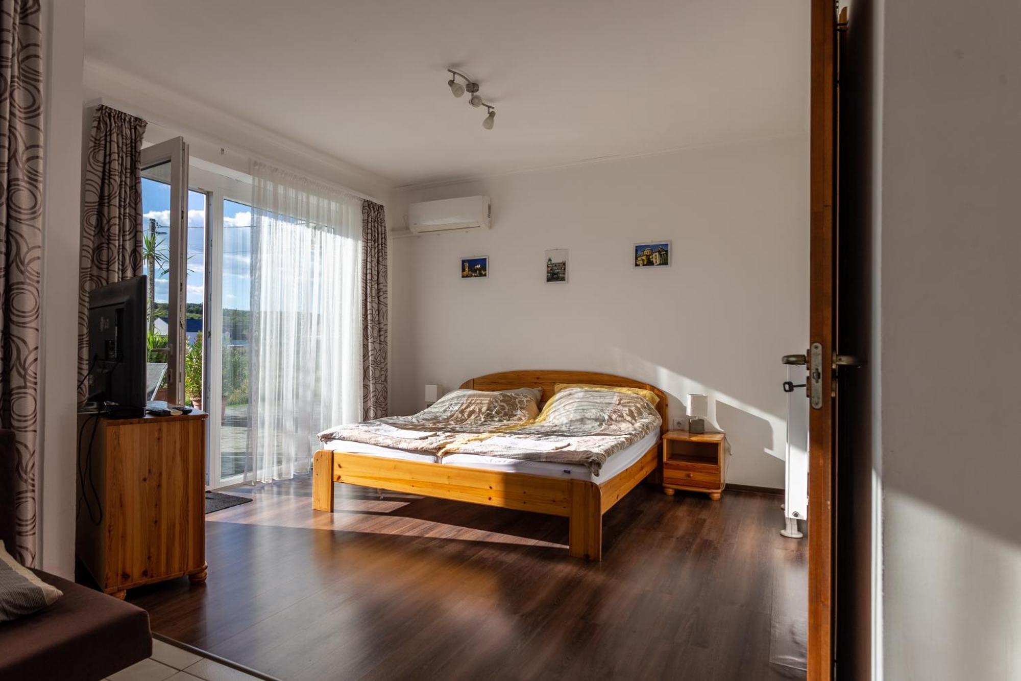 Szabolcs Apartments Дем'єн Екстер'єр фото