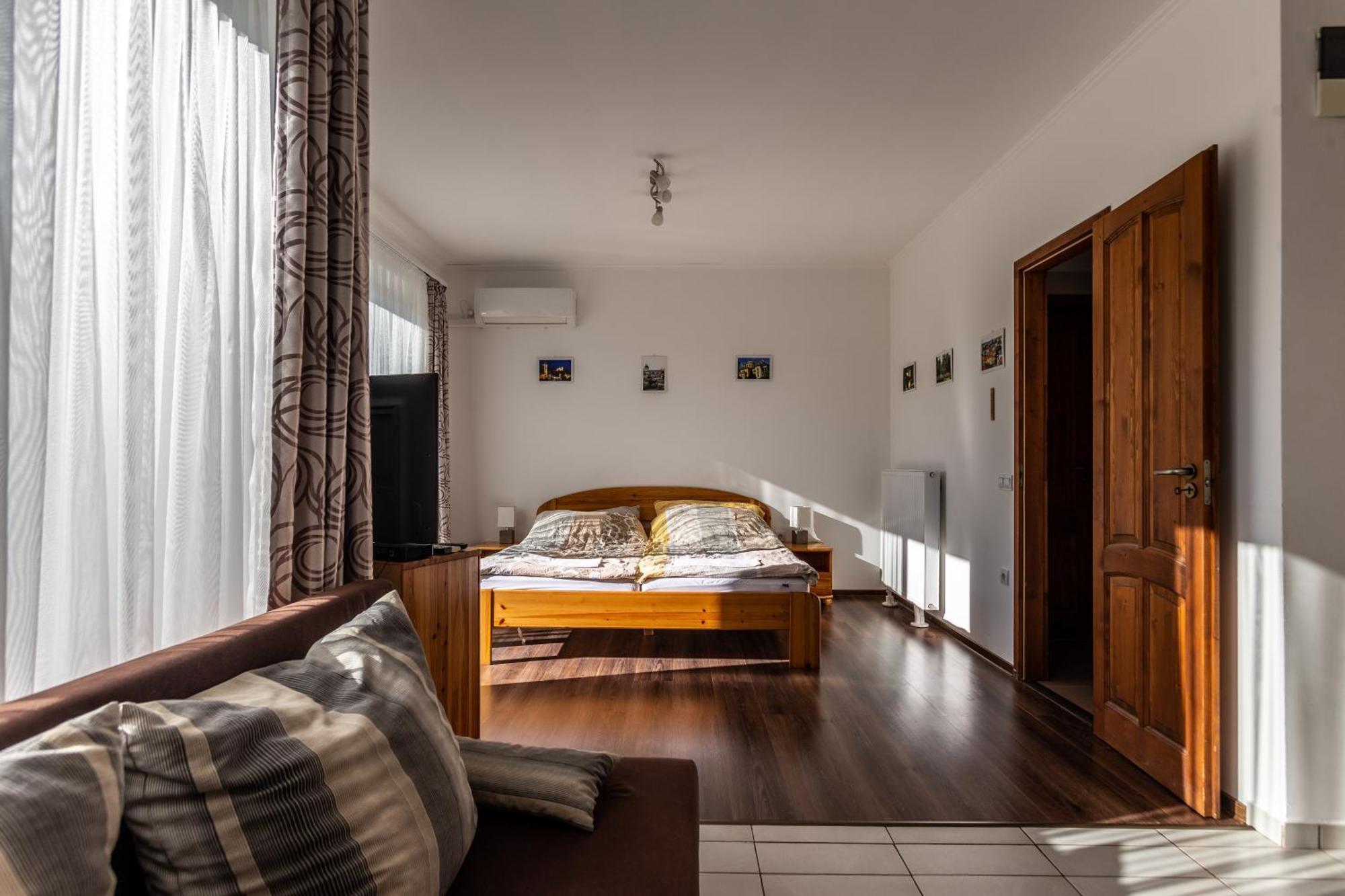 Szabolcs Apartments Дем'єн Екстер'єр фото