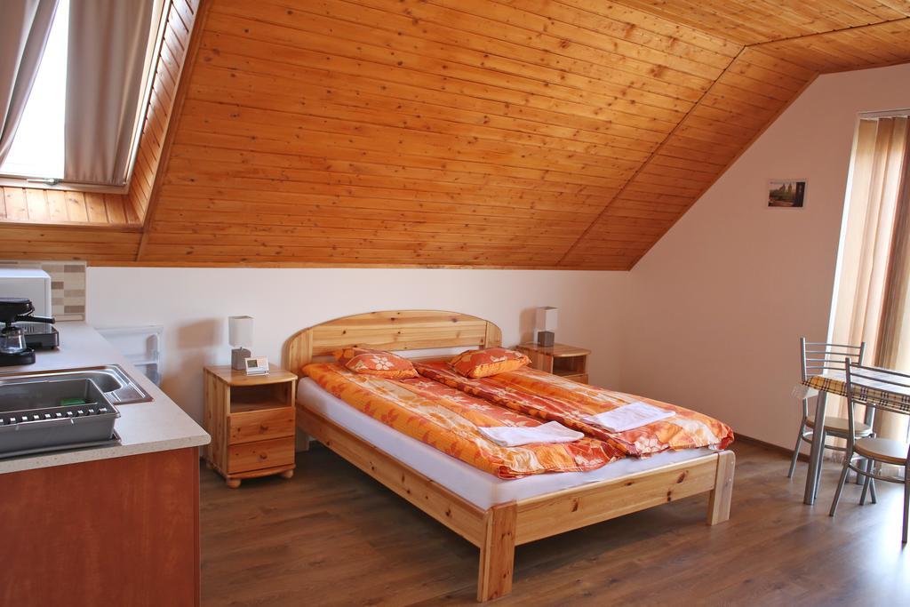 Szabolcs Apartments Дем'єн Екстер'єр фото