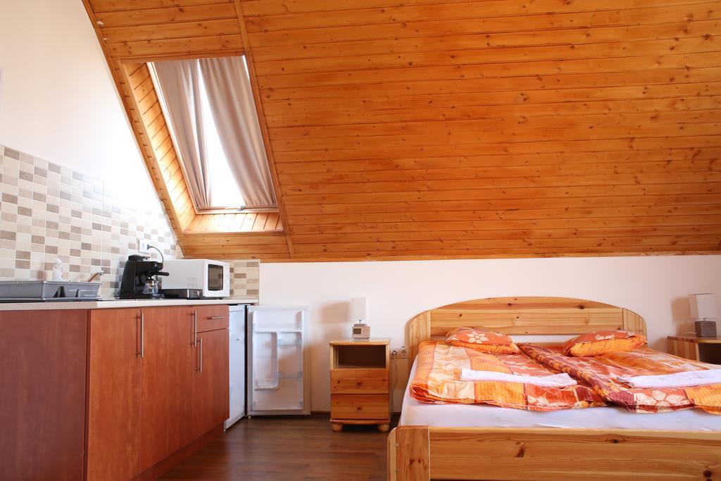 Szabolcs Apartments Дем'єн Екстер'єр фото